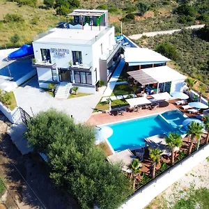 Sea Queen Luxury Radhimë